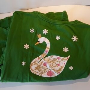 Crown & Ivy medium green swan long sleeve